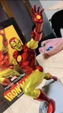 Iron Man diamond select statue
