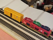 Tyco anni '80 lotto 2 carri americani Trasporto bestiame e bisarca con 6 auto