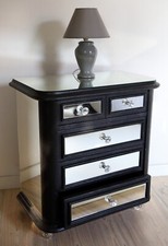 Allestimento creativo di Comodini esistenti DESIGN a specchio finitura Nero