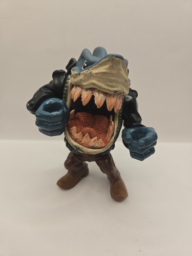 Street sharks pool - pool, shark