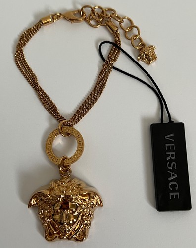 Bracciale nuovo con etichette