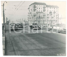 1965 ca MILANO Veduta urbana - Viale con auto utilitarie - Foto VINTAGE 20x17 cm