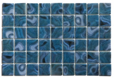 Mosaico in vetro pressato su