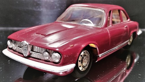 Modello auto vintage togi - '70,