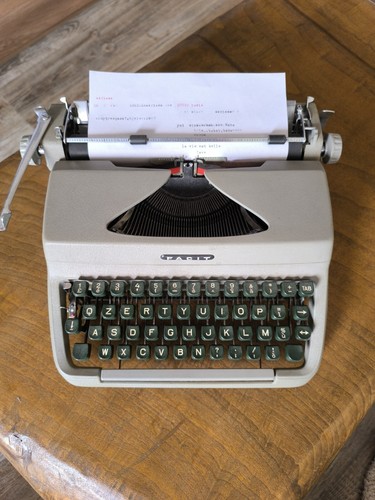 Macchina scrivere facit - macchina,