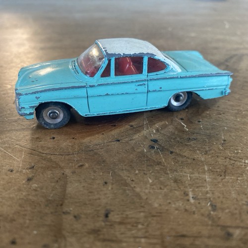 Dinky toys 143 - ford, capri