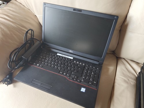 Fujitsu lifebook e556 6300u - fujitsu, i5-6300u