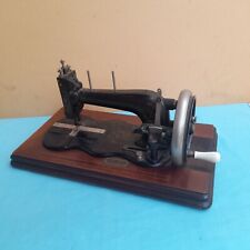 ANTICA MACCHINA DA CUCIRE A