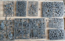 WARHAMMER 40K bits on sprue