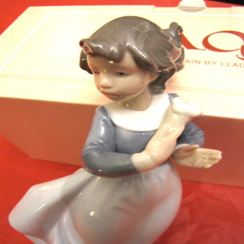 Statuina porcellana nao fatto - nao,