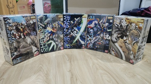 Bandai master grade - bandai,