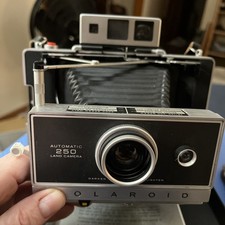 Macchina fotografica terrestre