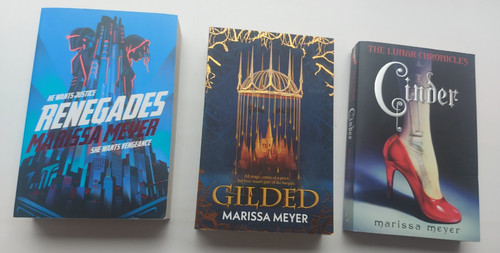 Bundle marissa meyer books - bundle, of