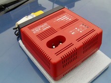 CARICABATTERIE HILTI TCU