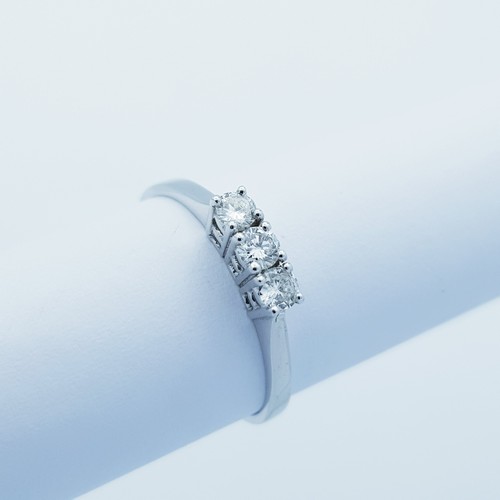Anello trilogy oro - in, 18kt