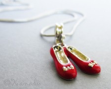Collana con ciondolo rosso