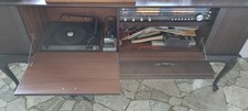 Sintoamplificatore stereo Philips vintage con giradischi, casse e mobile