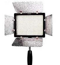 ILLUMINATORE LUCE LED Yongnuo