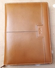 " A A Organizer agenda e porta documenti  *Nava* originale, pelle colore sabbia.