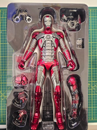 Hot toys iron man - hot, v