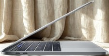 Apple MacBook Pro 1989 2018