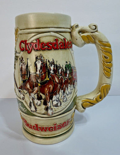 Budweiser clydesdales holiday - budweiser,