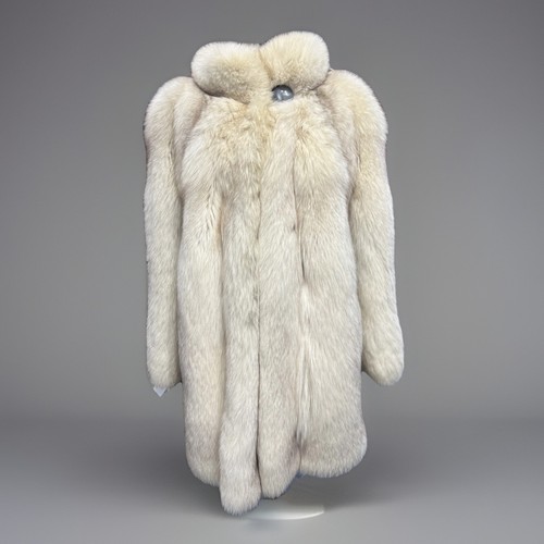 Luxurious real fox fur coat - real,