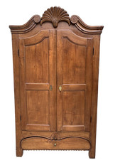 Antico armadio piemontese a
