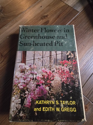 Winter flowers greenhouse - in,