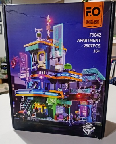 Lego cyberpunk city set - lego,