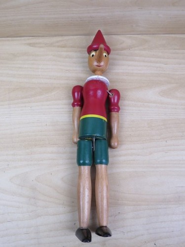 Vecchio pinocchio legno - in,
