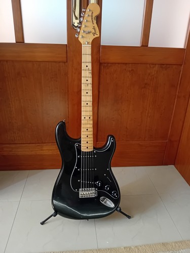Fender stratocaster 1979 made - stratocaster,