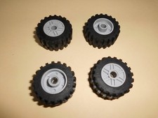 Lego (55981c02) 4 ruote 30.4x14 con cerchio in grigio chiaro da 6187 7900 7998 