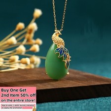 Collana con ciondolo giada