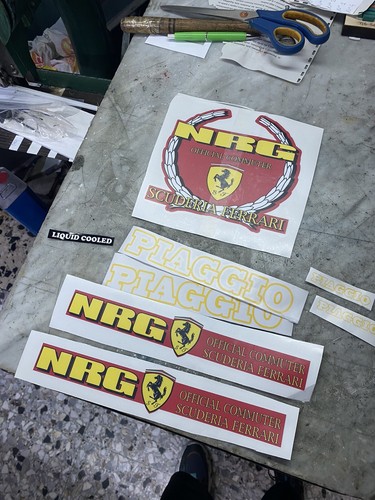Adesivi piaggio nrg ferrari - adesivi,
