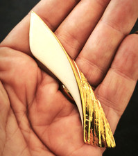 spilla vintage americana anni 60 smaltata firmata Trifari - vtg  brooch