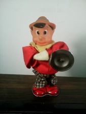 UN VECCHIO PUPAZZO DI  '