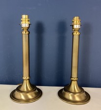 Coppia di basi per lampada da