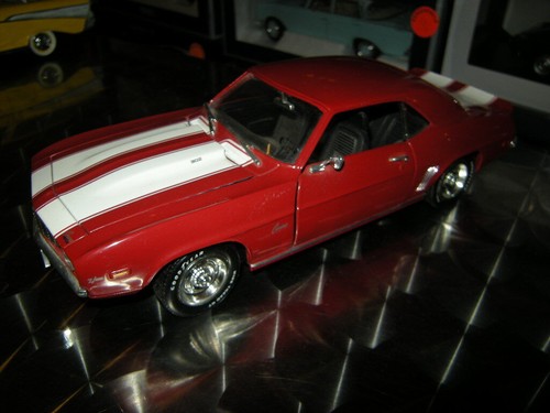 Ertl chevrolet camaro - chevrolet,