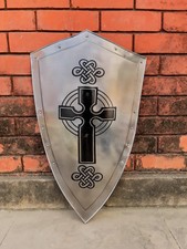 Scudo croce celtica medievale
