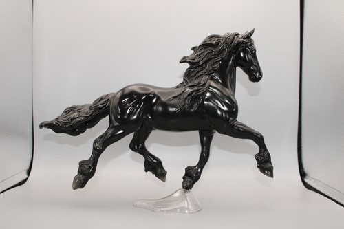Breyer 702 black friesian - breyer, #702