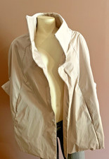 Giacca con cappuccio nuova