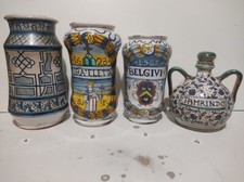 otto vasi da farmacia in ceramica, Deruta, Faenza, Montelupo, Caltagirone.