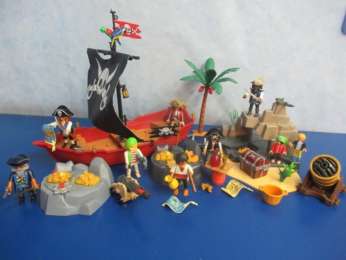 Pirati isola palma personaggi