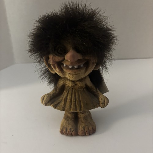 Form troll girl 115 lena - ny,