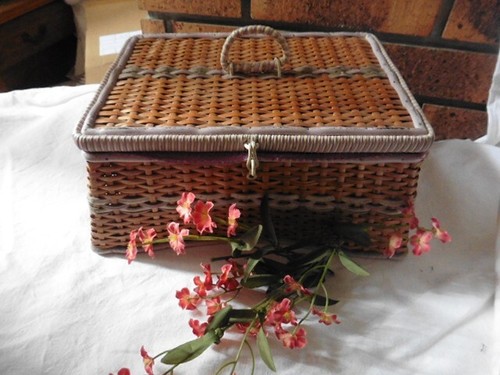 Ancienne boite ouvrages - ancienne, a