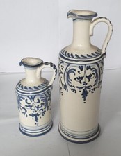 2 caraffe in coccio dipinto a mano, Sciami-Quitti, Italiani di Cortona (AR). '80