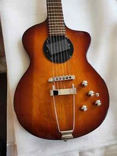 Chitarra elettrica semivuota