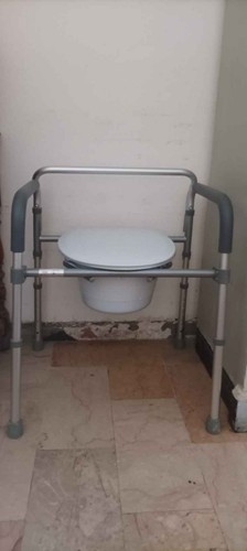 Sedia comoda per anziani - wc,