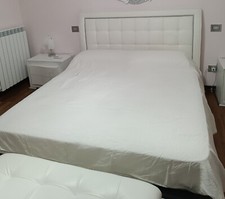 Stanza da letto SPAR, usata come nuova, in ottime condizioni.